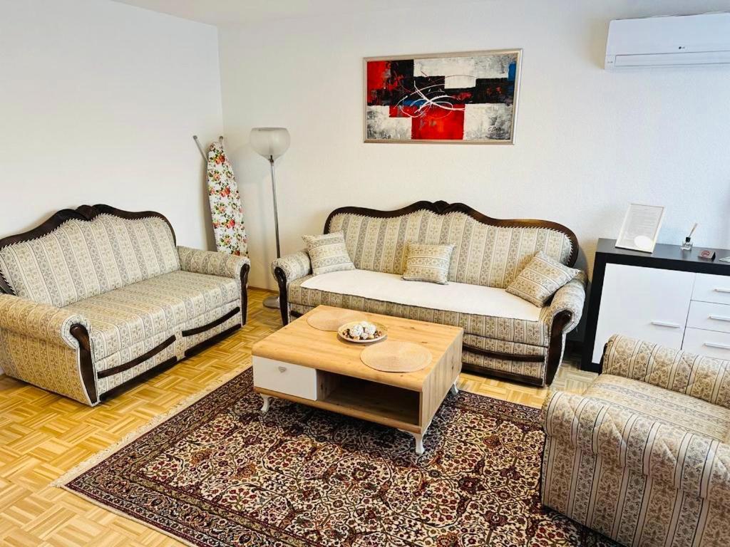 Apartment Etna! Near To Airport Σαράγεβο Εξωτερικό φωτογραφία